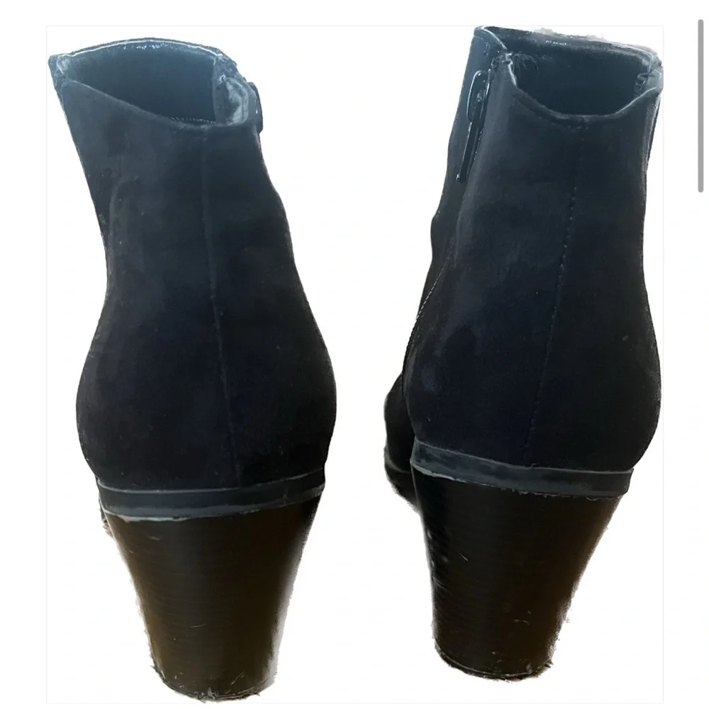 Banana Republic hits ankle